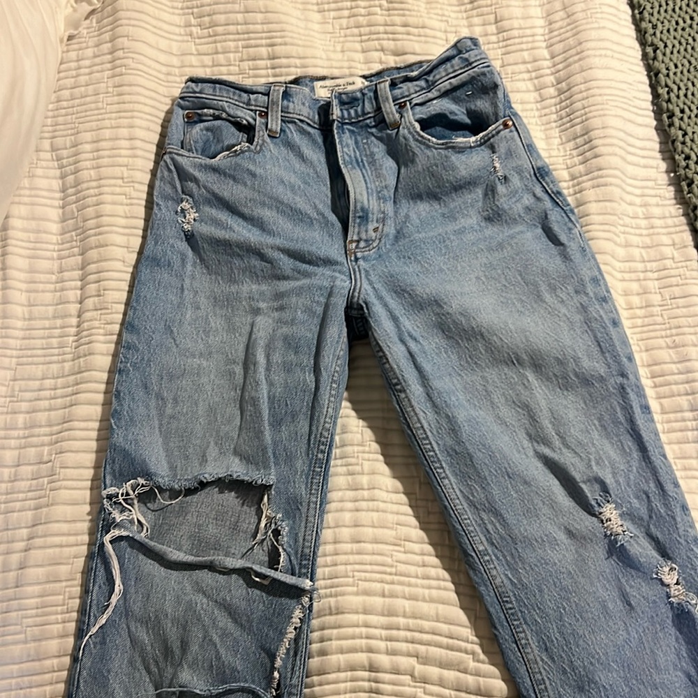 Abercrombie& Fitch 90’s Straight Ultra High Rise Jeans